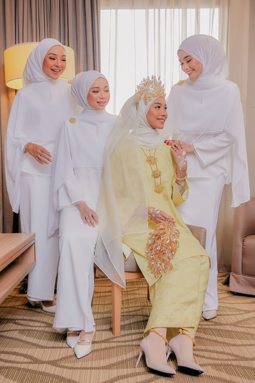 Kuntum Royal Yellow (set with shawl)