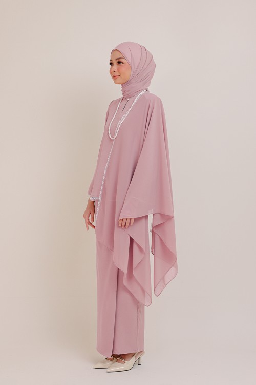 Dinda Mauve with Lace Shawl