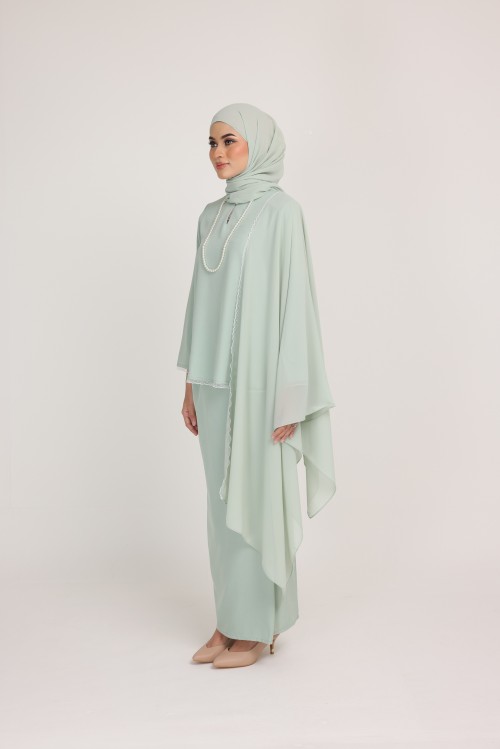 Dinda Mint Sage with Lace Shawl