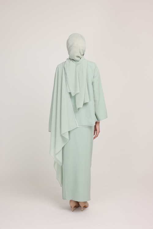 Dinda Mint Sage with Lace Shawl